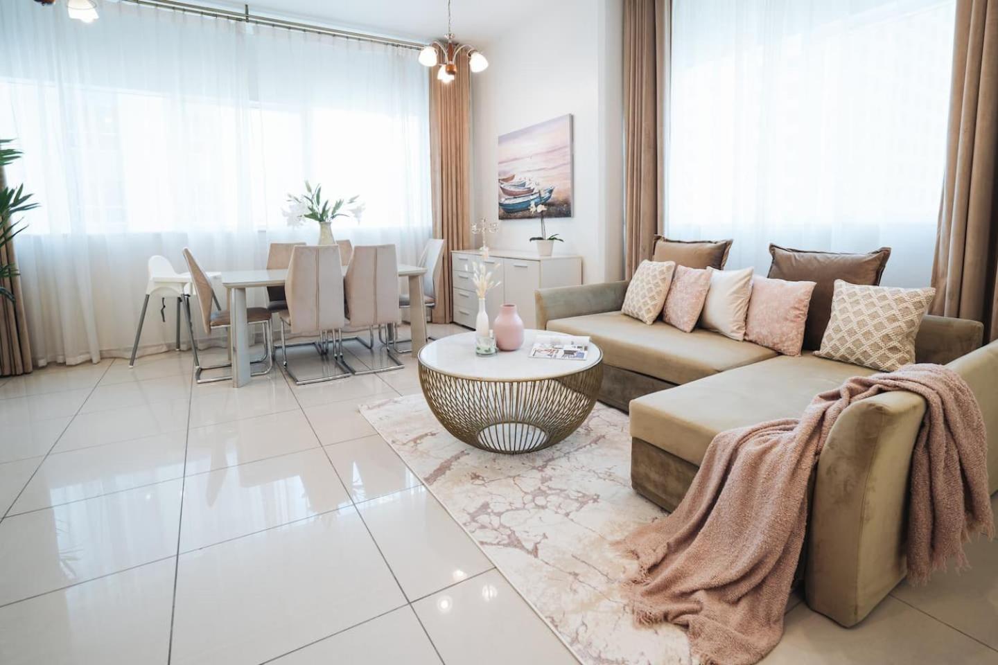Charming Warm Suite With Amazing Views Of The City Ντουμπάι Εξωτερικό φωτογραφία